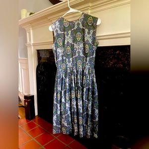 Beautiful authentic 1960s day dress, tea length.